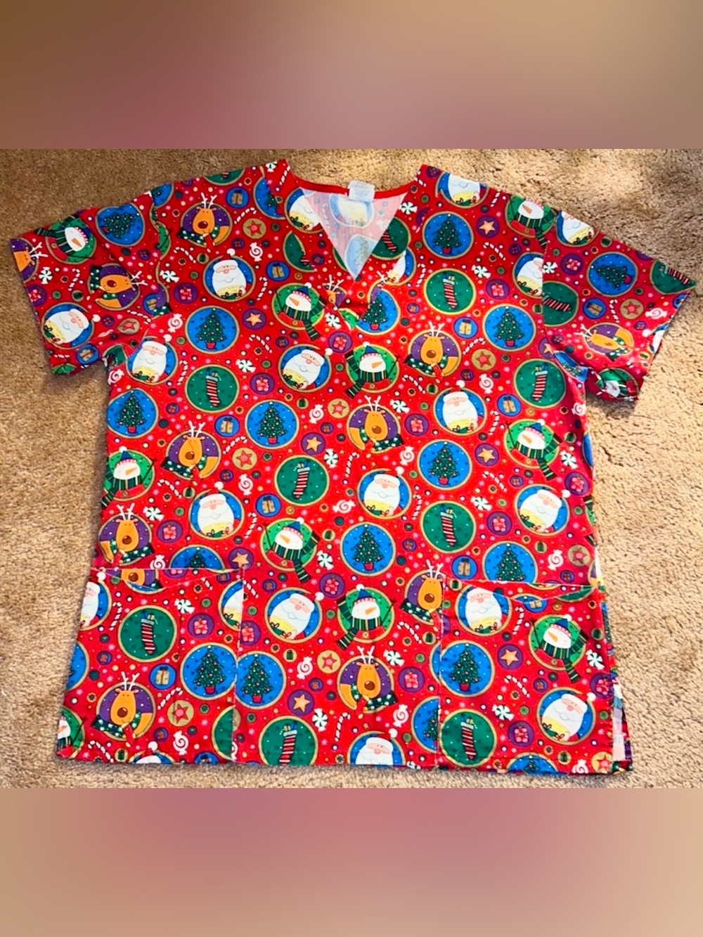 Adorable Women’s Holiday Scrub Top, Size M, Excellent Pre-Loved Condition